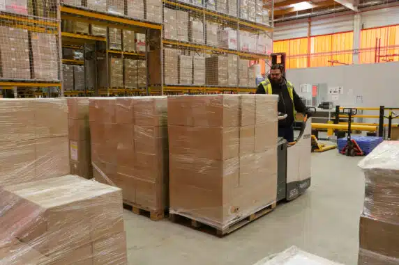 Don en nature : comment ADN valorise les invendus des entreprises